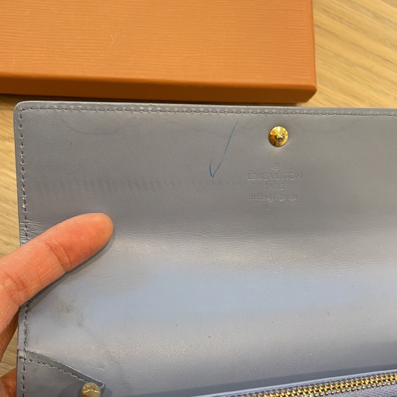 Authentic Louis Vuitton LV Vernis Light Blue wallet/ clutch - Picture 7 of 14